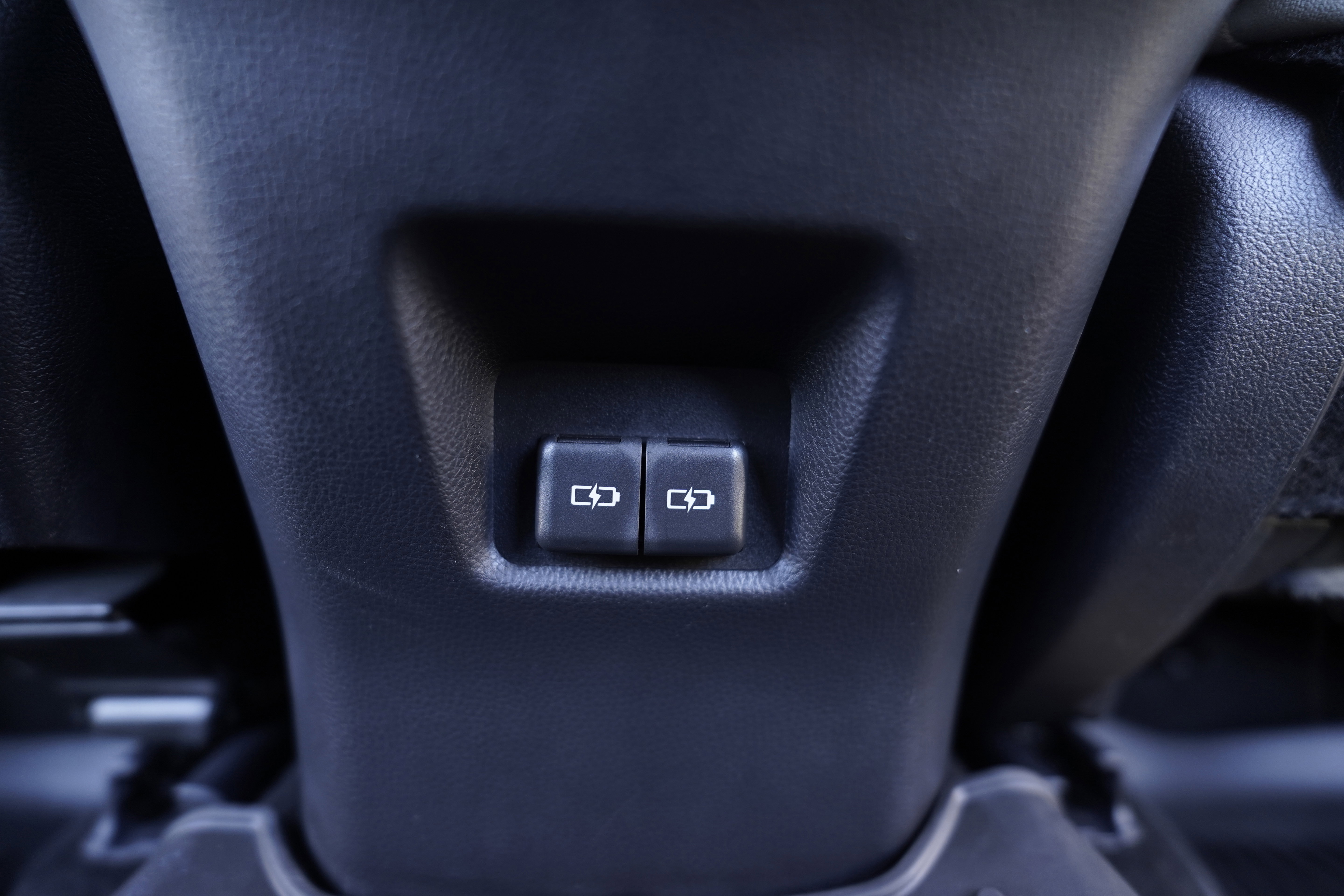 Used 2022 Toyota RAV4 XLE Premium image 14