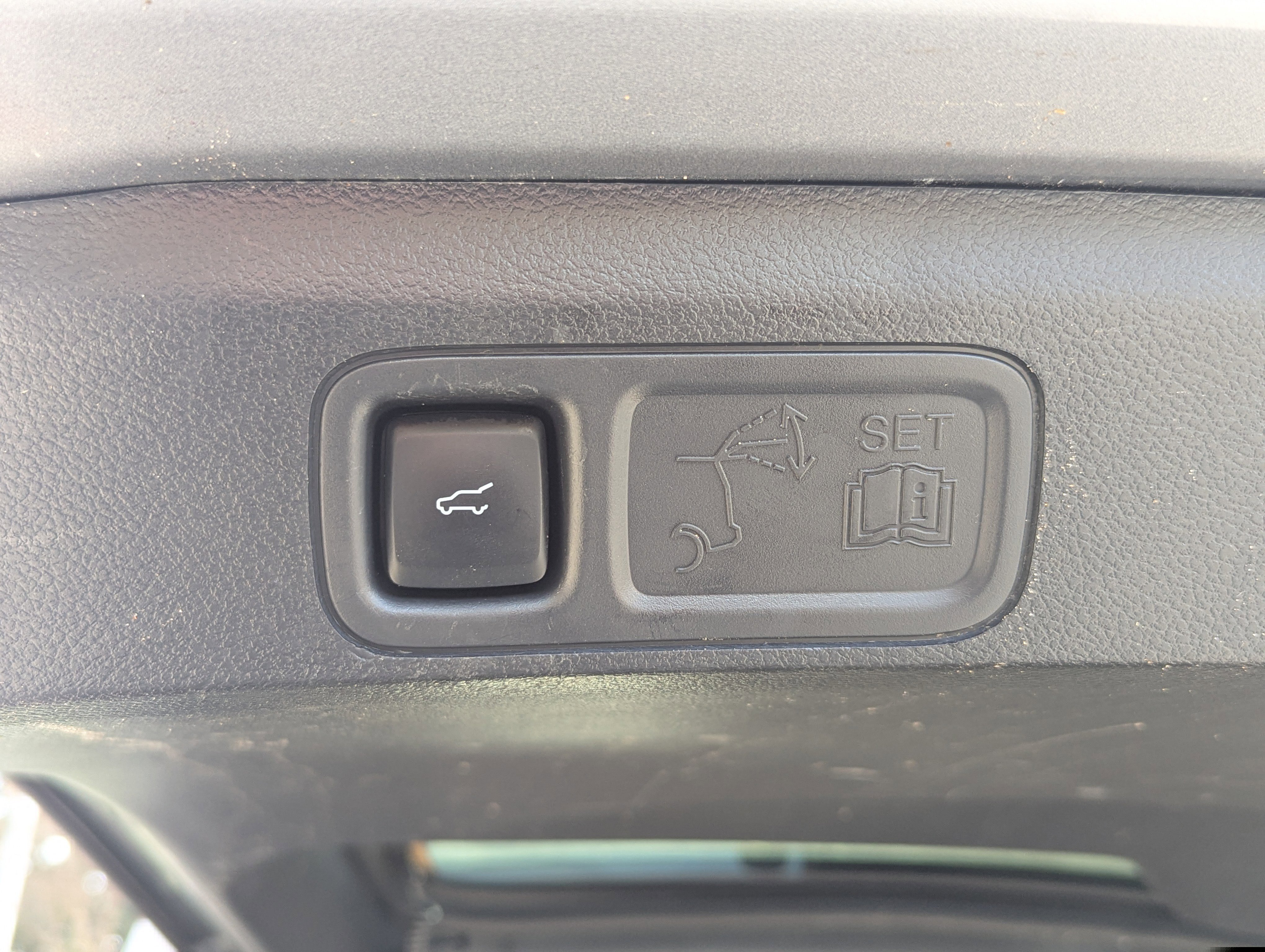 Used 2024 Ford Expedition Limited image 18