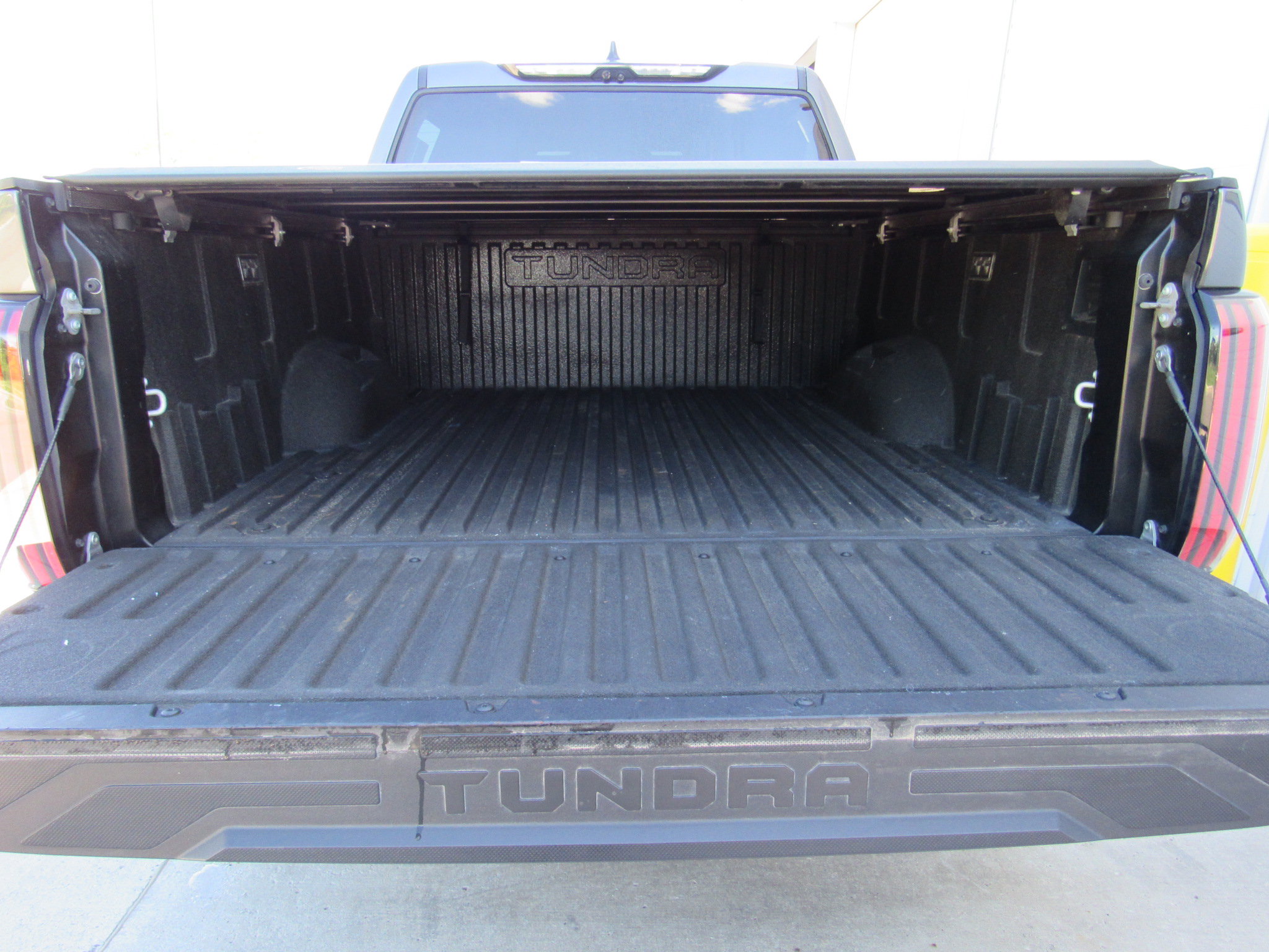 Used 2023 Toyota Tundra Platinum AWD/4WD image 45