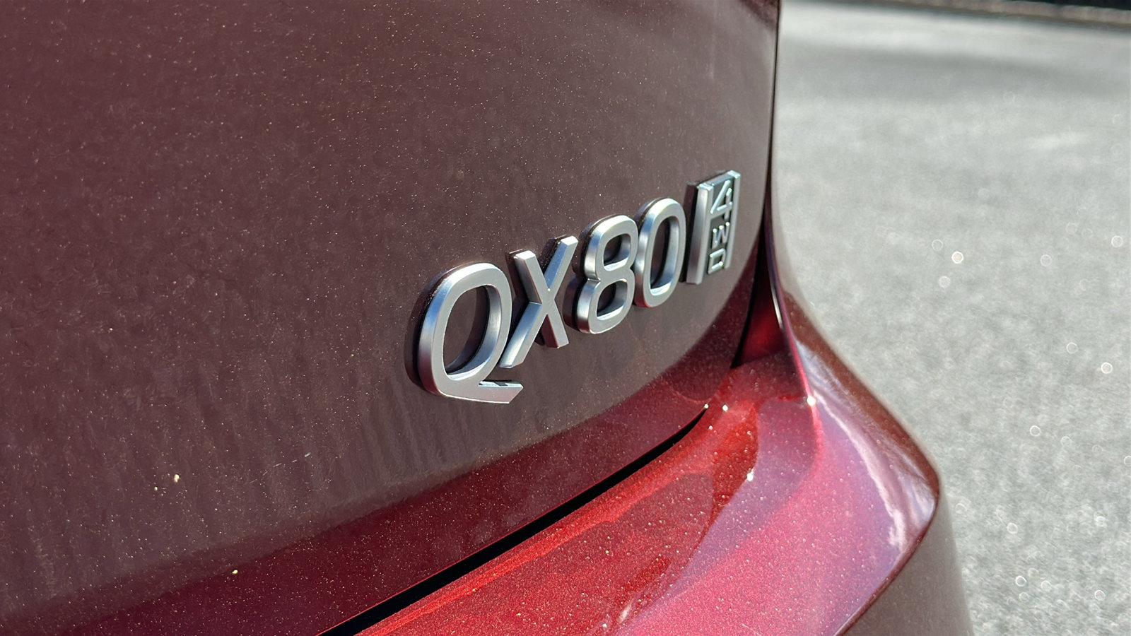 Used 2025 INFINITI QX80 Sensory image 10