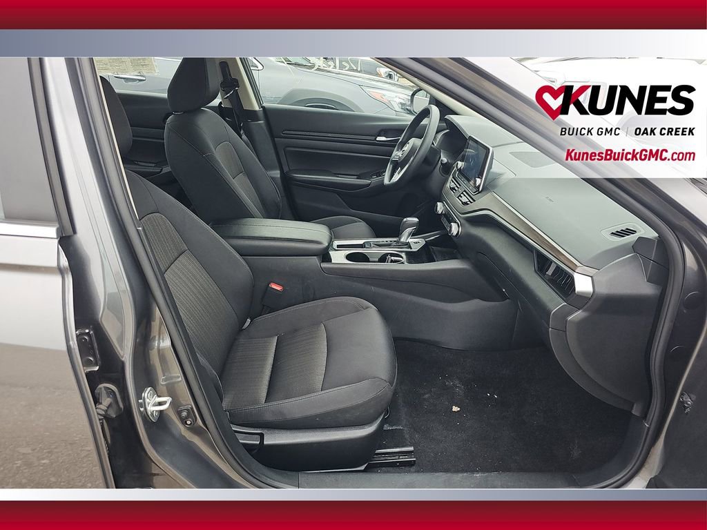 Used 2024 Nissan Altima 2.5 SV image 24