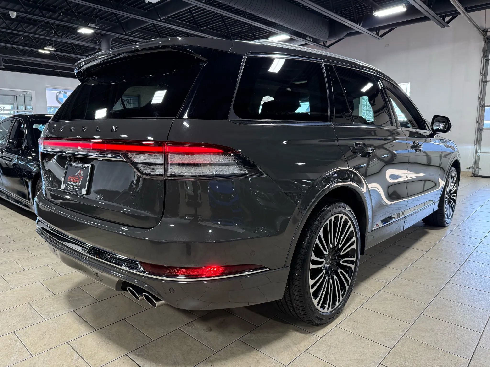 Used 2020 Lincoln Aviator Black Label w/ Class IV Trailer Tow Package image 5
