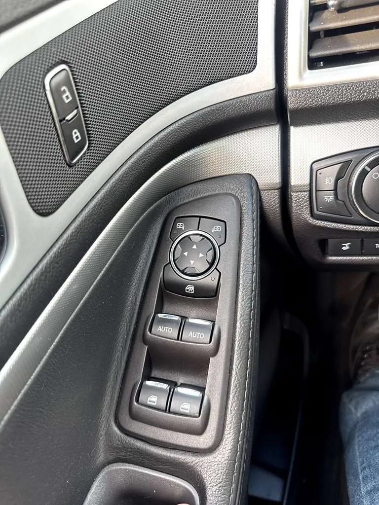 Used 2014 Ford Explorer XLT w/ Equipment Group 202A AWD/4WD image 21