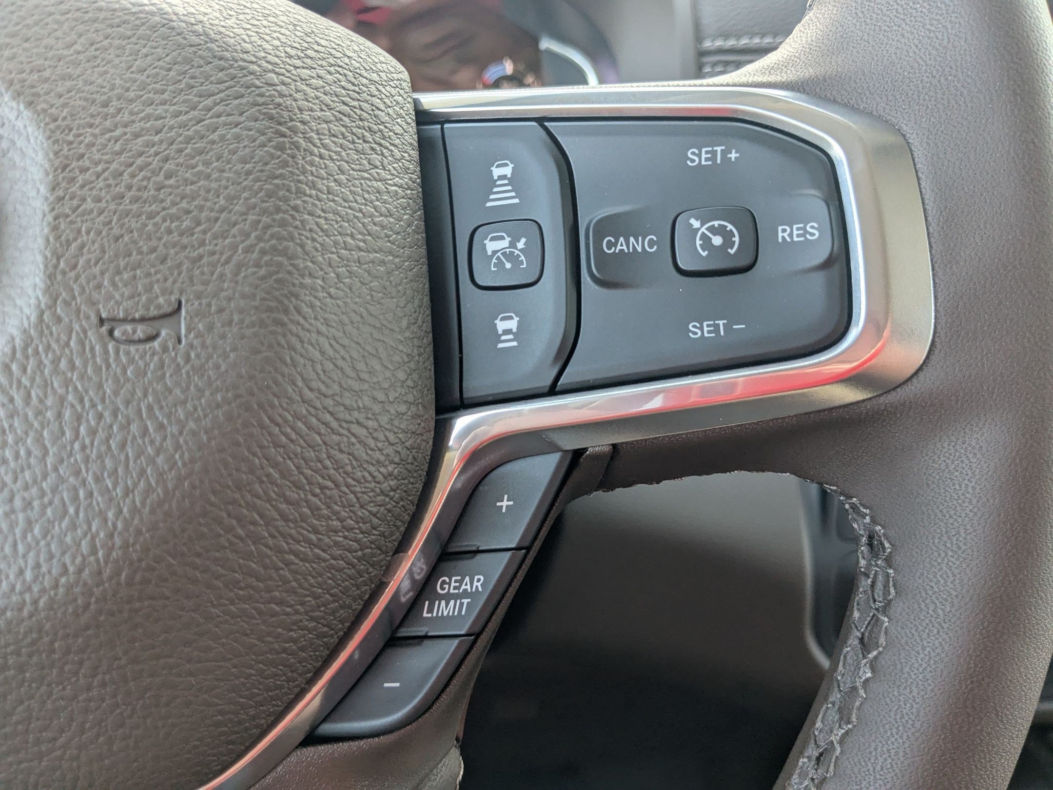 Used 2025 RAM 2500 Laramie AWD/4WD image 19