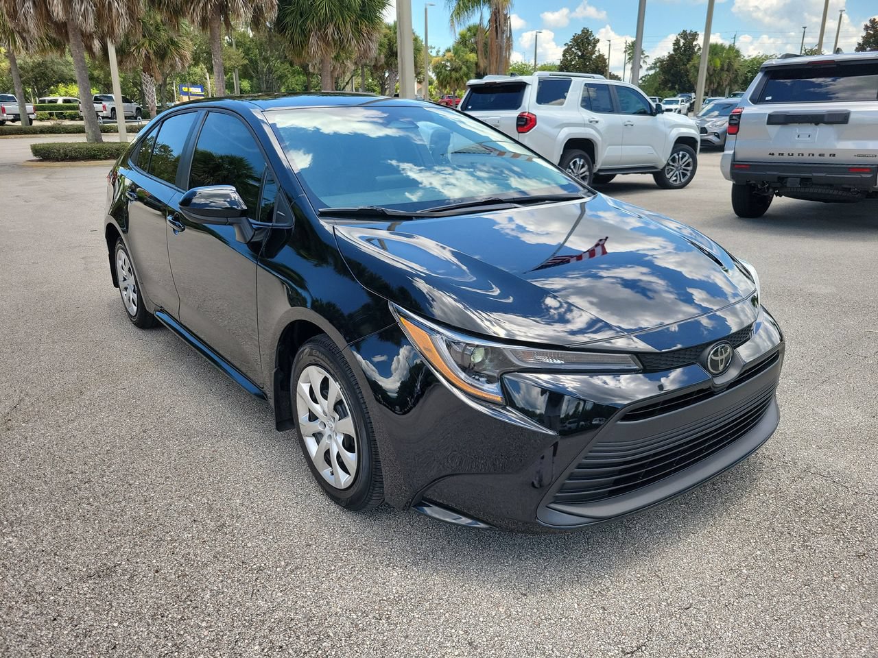 Used 2026 Toyota Corolla LE FWD image 2