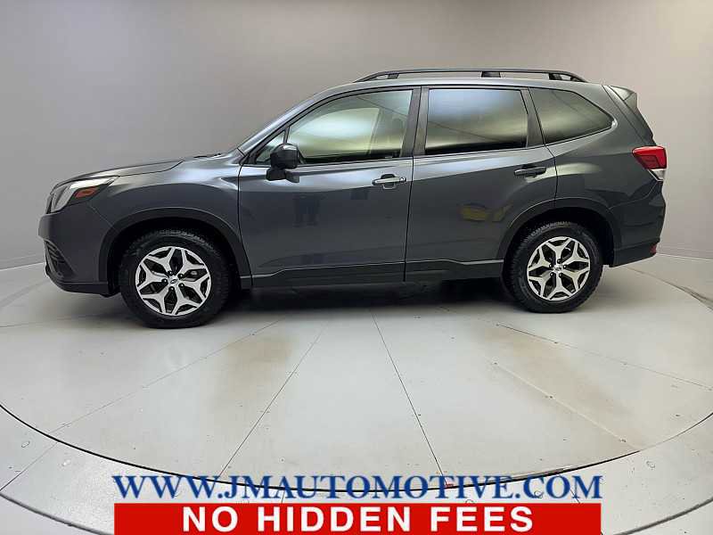 Used 2023 Subaru Forester Premium image 2