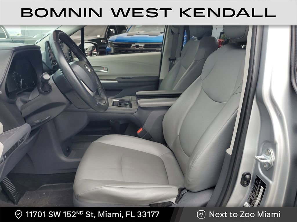 Used 2021 Toyota Sienna XLE image 23