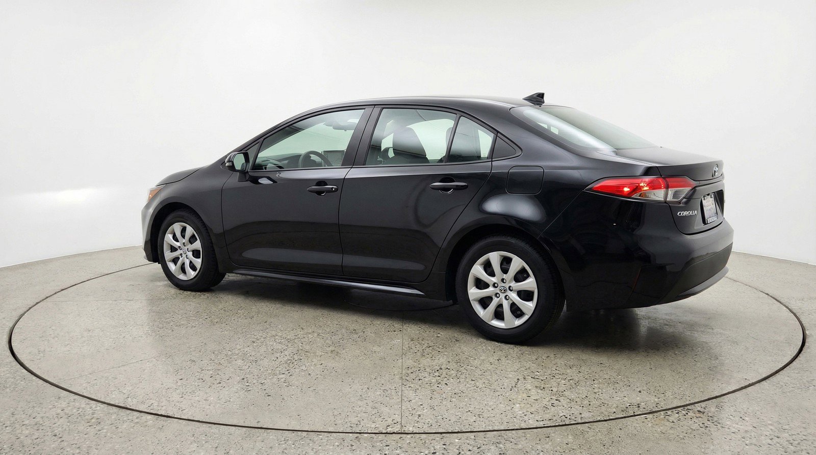 Used 2025 Toyota Corolla LE FWD image 6