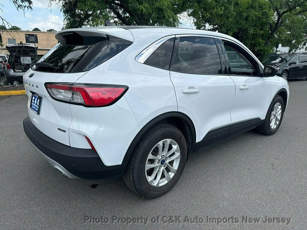 Used 2022 Ford Escape SE AWD/4WD image 6