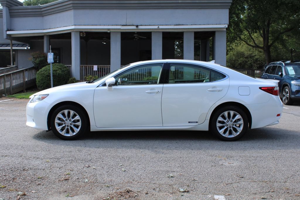 Used 2014 Lexus ES 300h w/ Luxury Package w/Bamboo Trim FWD image 4
