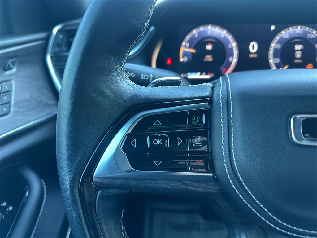 Used 2025 Jeep Grand Cherokee L Overland w/ Advanced Protech Group III image 32