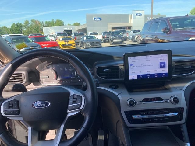 Used 2023 Ford Explorer XLT w/ Equipment Group 202A AWD/4WD image 26