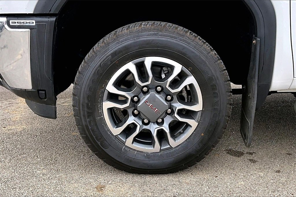 Used 2024 GMC Sierra 3500 SLE w/ SLE Convenience Package image 8
