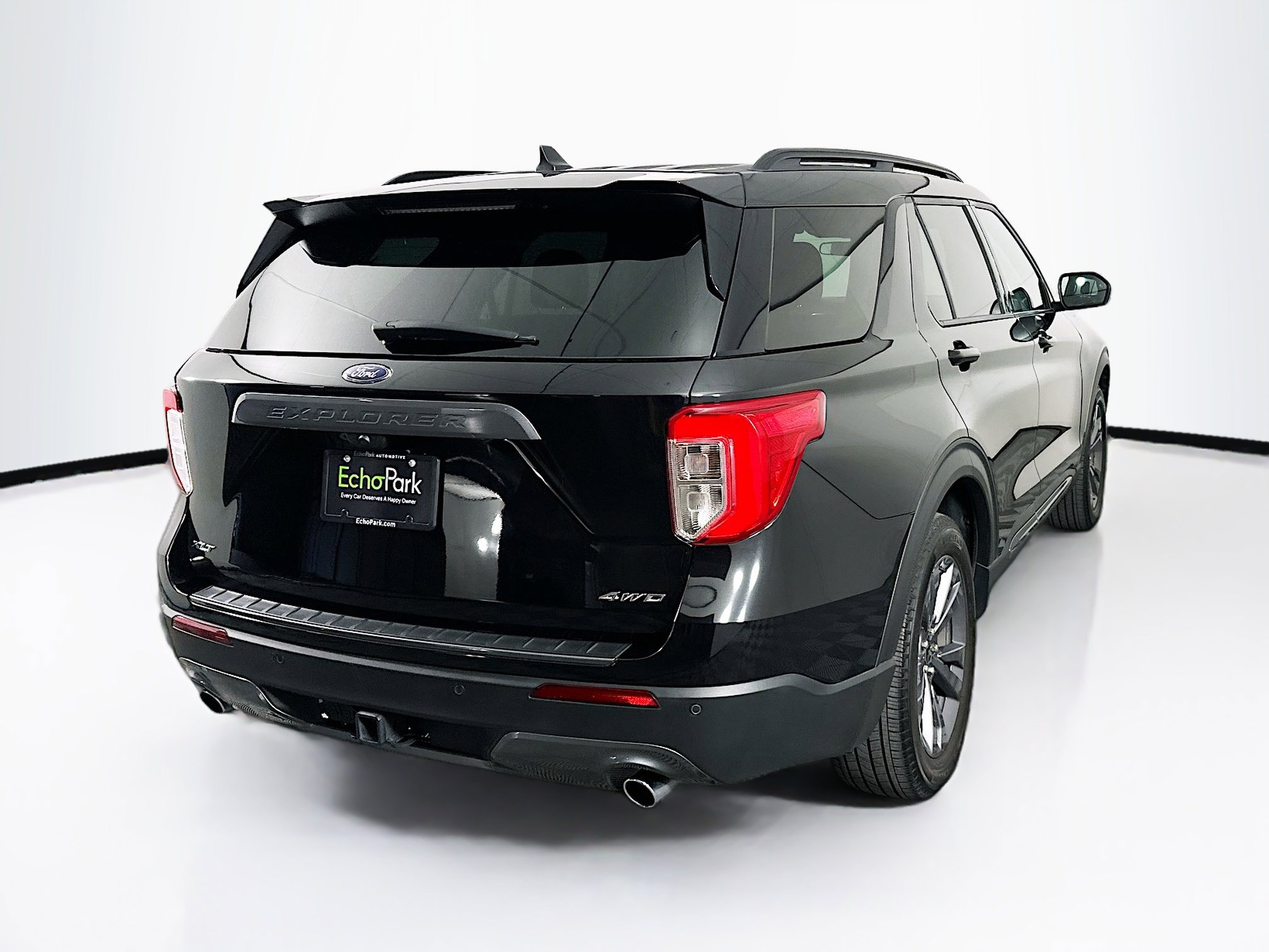 Used 2023 Ford Explorer XLT w/ Equipment Group 202A image 9