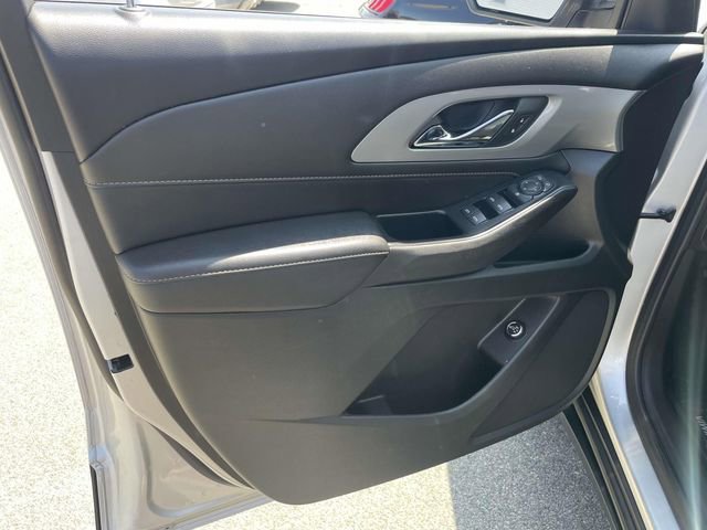 Used 2022 Chevrolet Traverse LT image 22