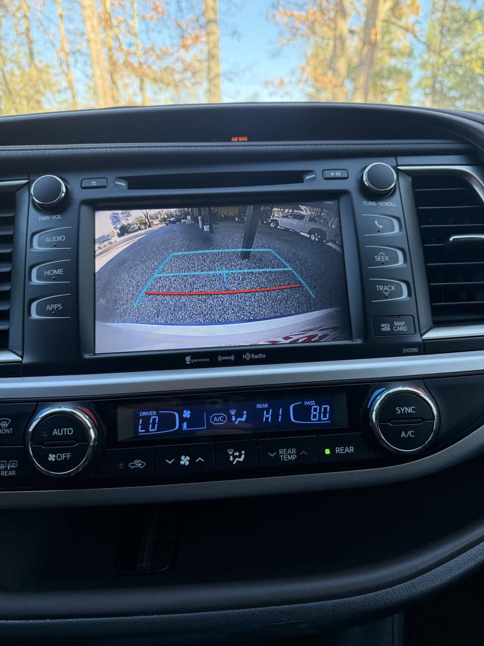 Used 2019 Toyota Highlander SE image 27