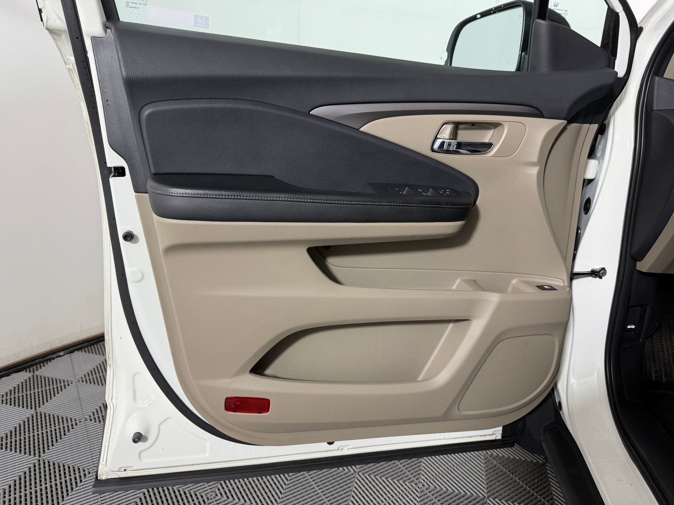 Certified 2019 Honda Ridgeline RTL-T image 18