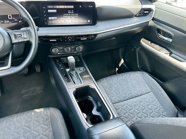 Used 2025 Nissan Kicks SV FWD image 21