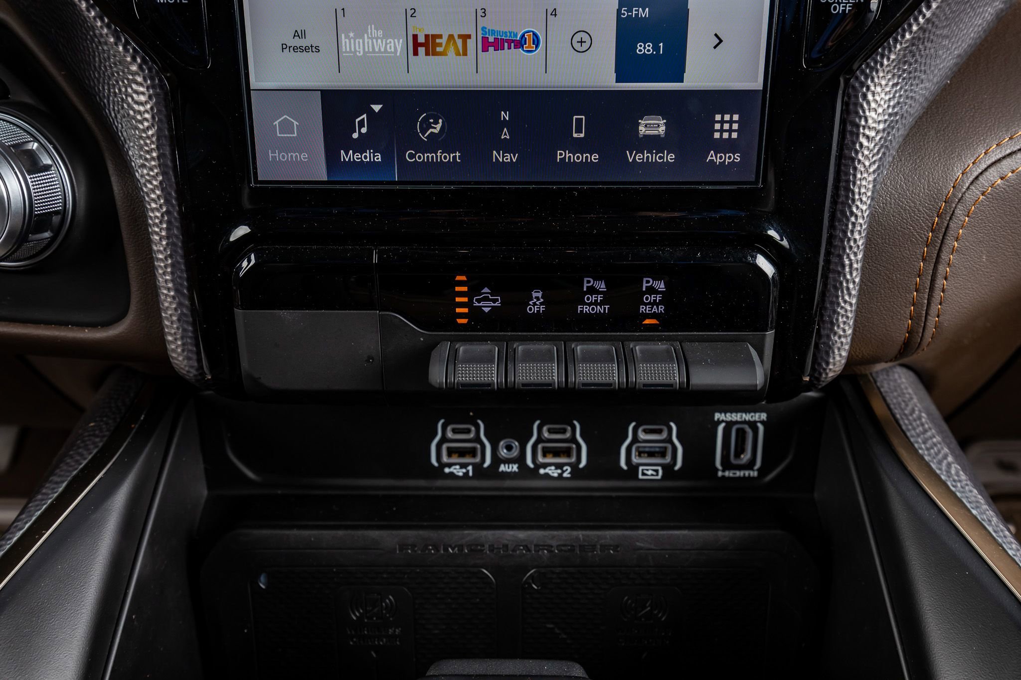 Used 2025 RAM 1500 Limited w/ Bed Utility Group image 27