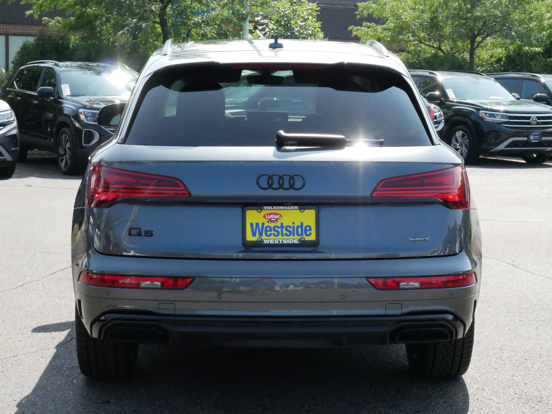 Used 2023 Audi Q5 2.0T Premium Plus w/ Premium Plus Package AWD/4WD image 6