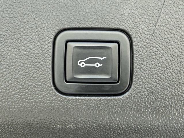 Used 2021 Cadillac Escalade Luxury image 13