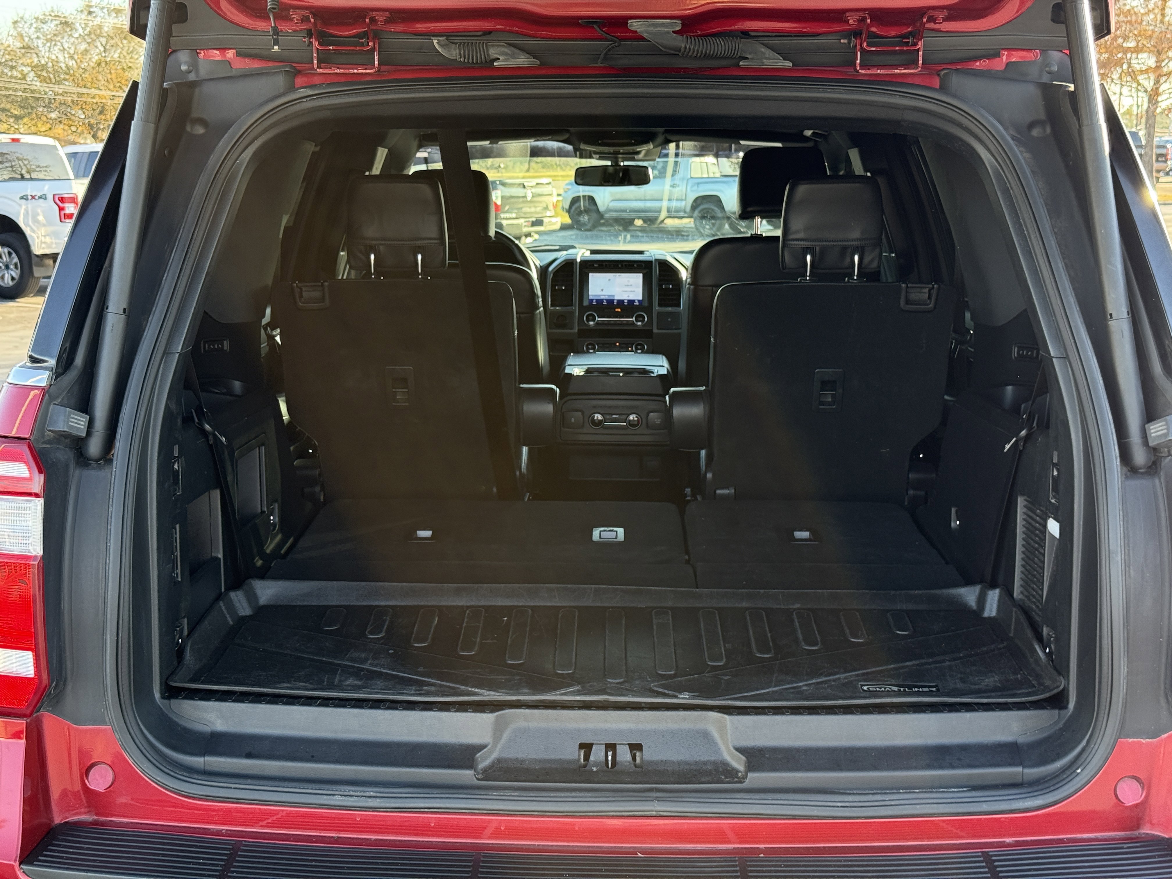 Used 2021 Ford Expedition XLT image 38