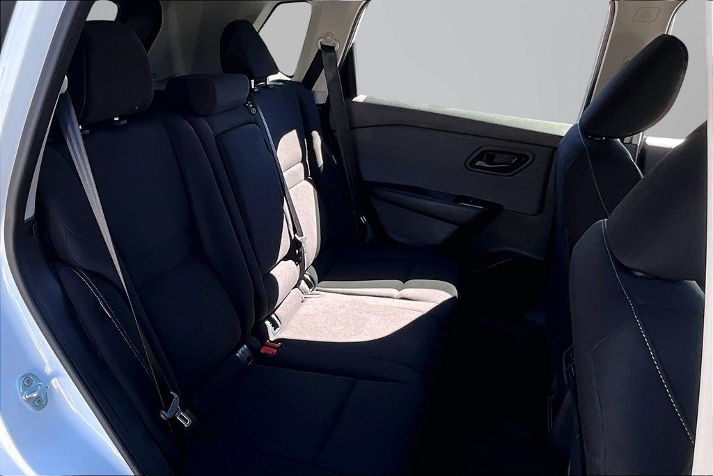 Used 2023 Nissan Rogue S FWD image 24