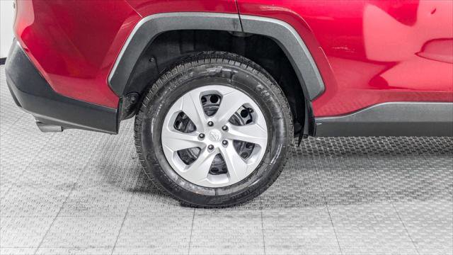 Used 2020 Toyota RAV4 LE FWD image 34