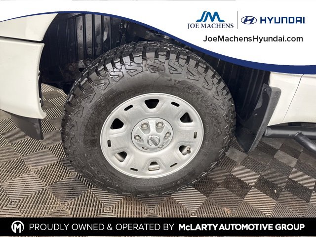 Used 2022 Nissan Titan S w/ HD Front GAWR Package image 28