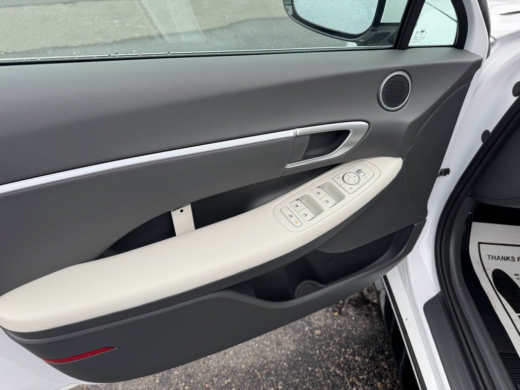 New 2026 Hyundai Sonata SEL AWD/4WD image 15