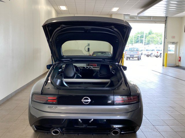 Used 2025 Nissan Z Performance w/ Floor Mat Package RWD image 7