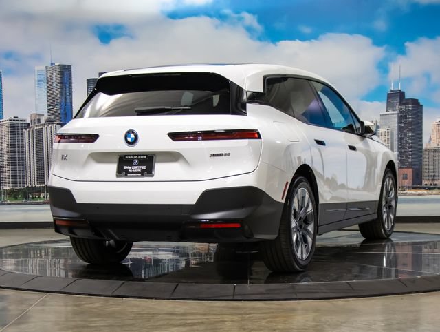 Used 2024 BMW iX xDrive50 w/ Premium Package AWD/4WD image 6