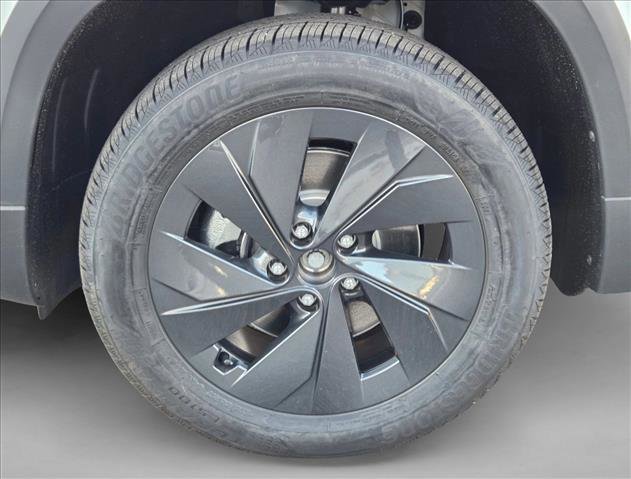 New 2026 Volkswagen Taos S FWD image 10