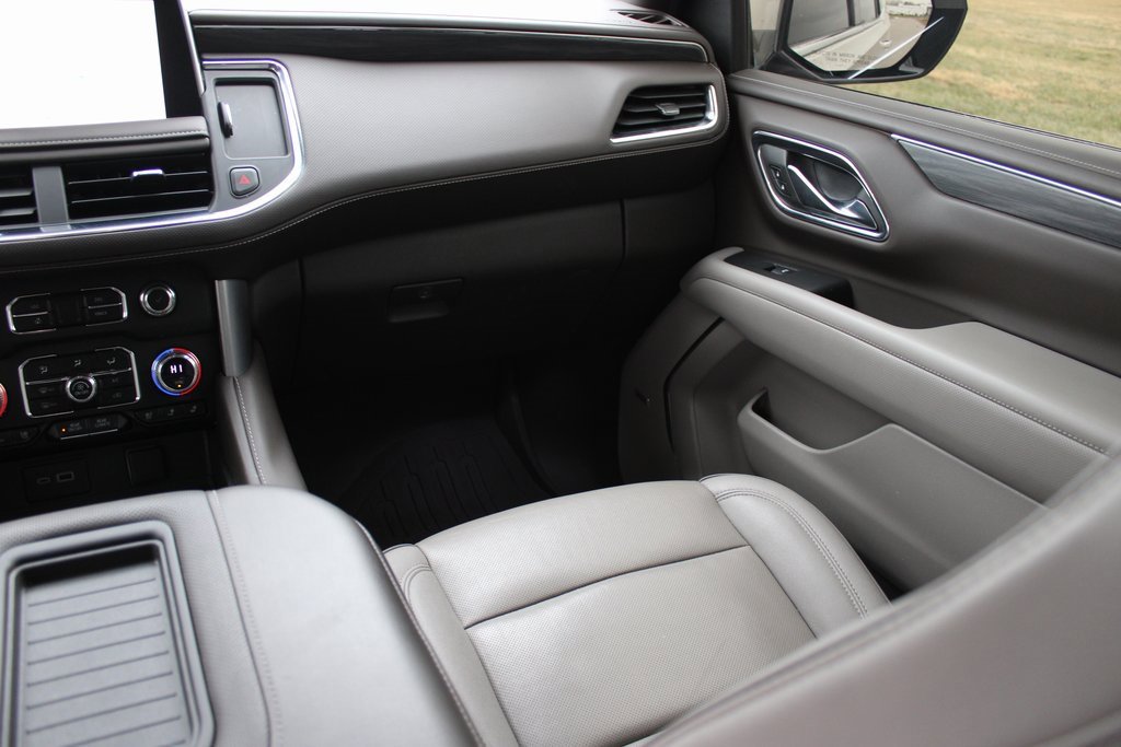 Used 2023 GMC Yukon SLT w/ SLT Luxury Package image 36