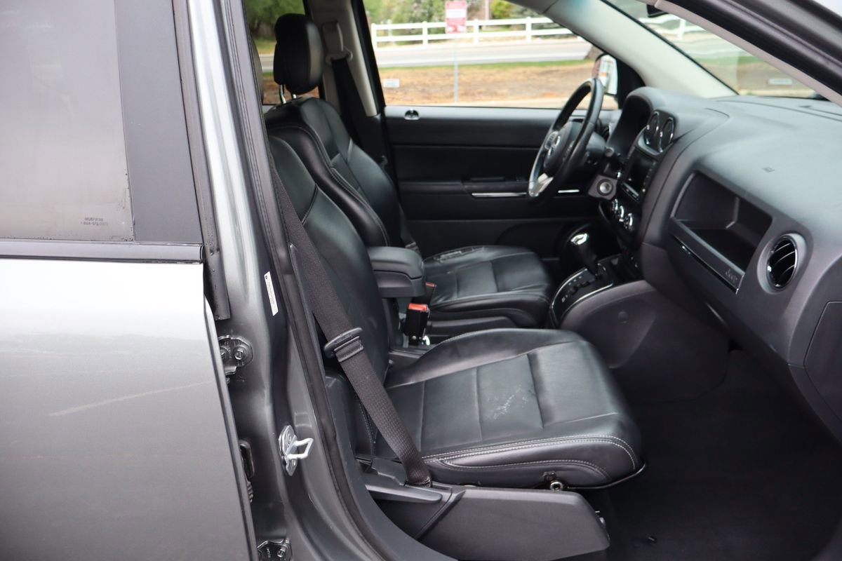 Used 2012 Jeep Compass Limited w/ Sun/Sound Group AWD/4WD image 22