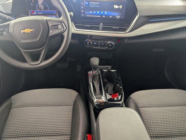 Certified 2025 Chevrolet Trax LT image 24