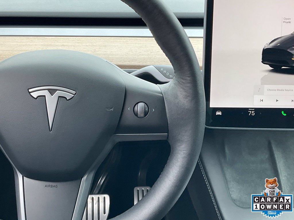 Used 2022 Tesla Model Y Performance AWD/4WD image 39