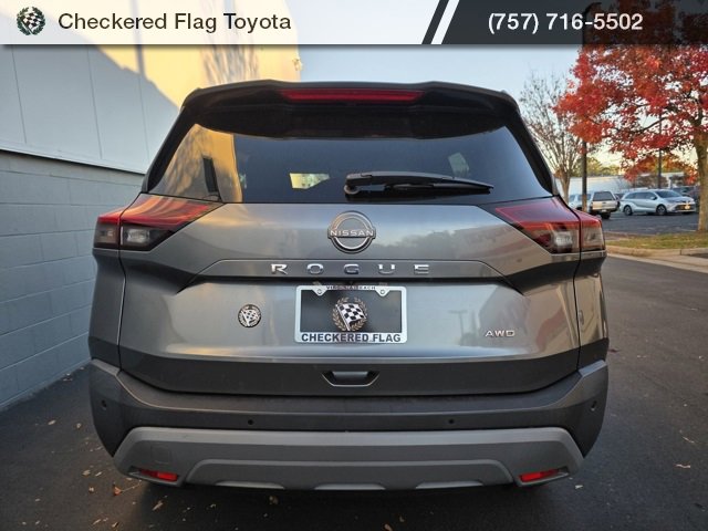 Used 2023 Nissan Rogue S image 6