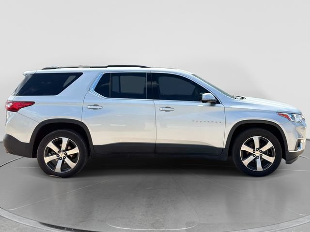 Used 2020 Chevrolet Traverse LT w/ LT Premium Package AWD/4WD image 2
