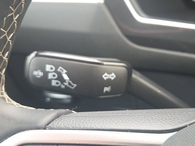 Used 2023 Volkswagen Tiguan SE R-Line image 43