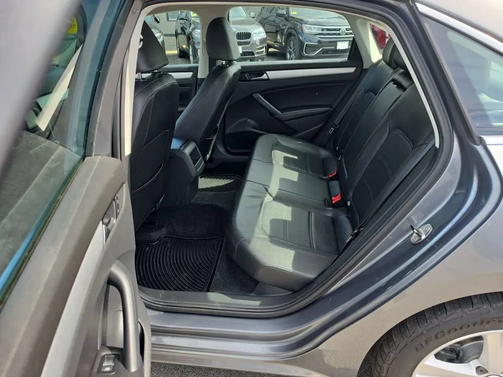 Used 2012 Volkswagen Passat 2.5 SE FWD image 14