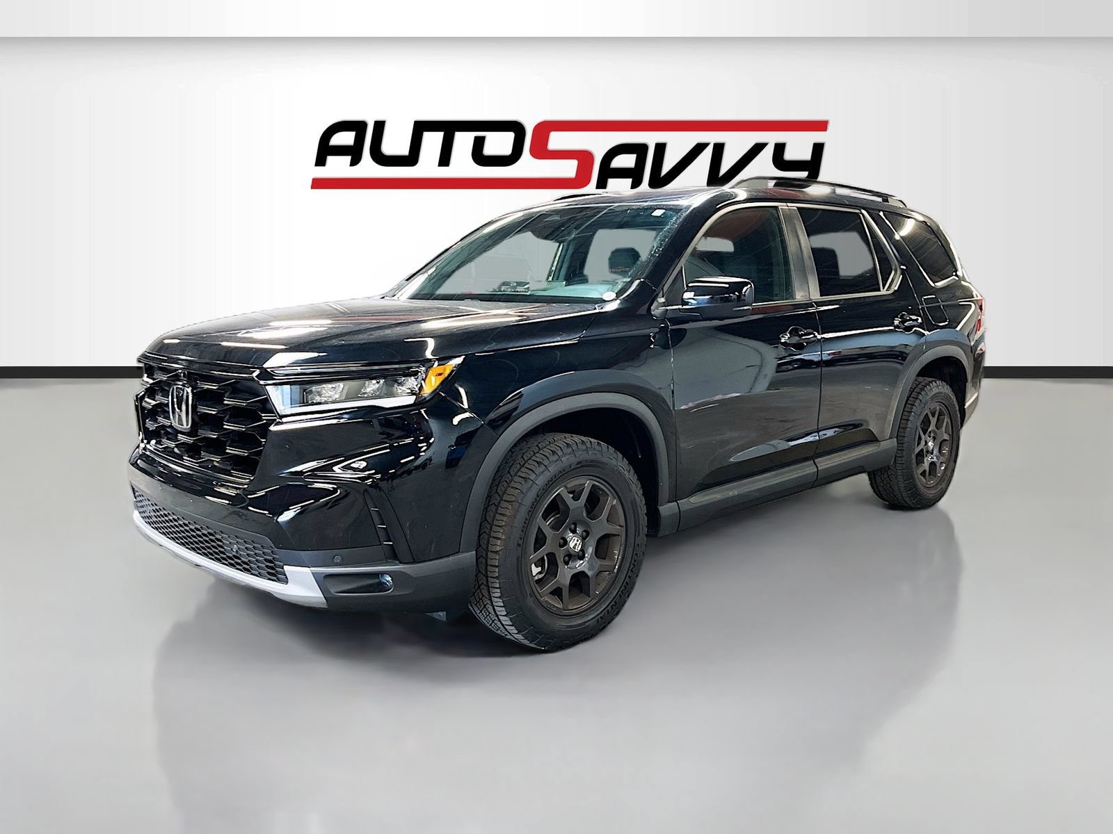 Used 2025 Honda Pilot TrailSport image 3