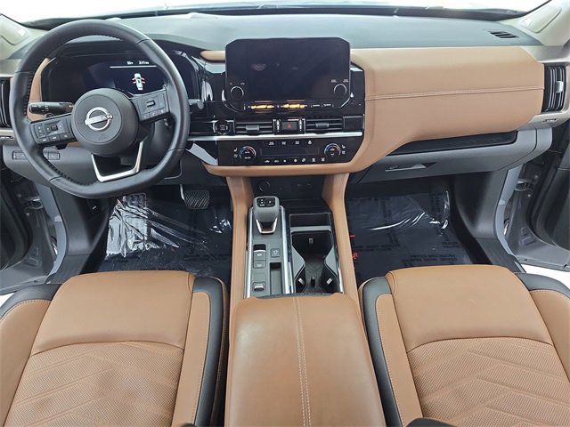 Certified 2025 Nissan Pathfinder Platinum w/ Cargo Package image 9