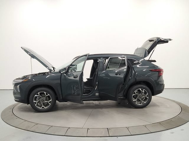 New 2026 Chevrolet Trax LT w/ Driver Confidence Package FWD image 12