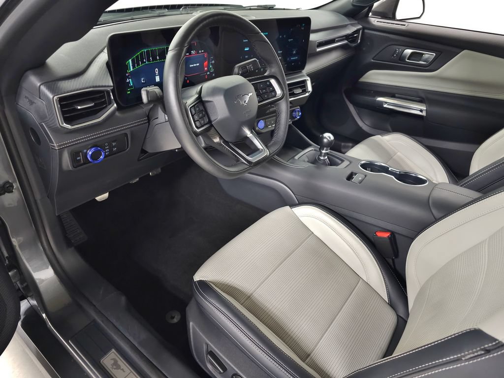 Used 2025 Ford Mustang GT Premium RWD image 16