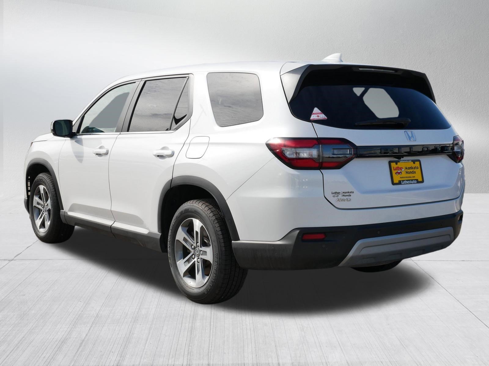 Certified 2025 Honda Pilot EX-L image 5