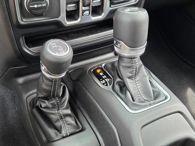 New 2026 Jeep Wrangler Unlimited Sahara AWD/4WD image 17