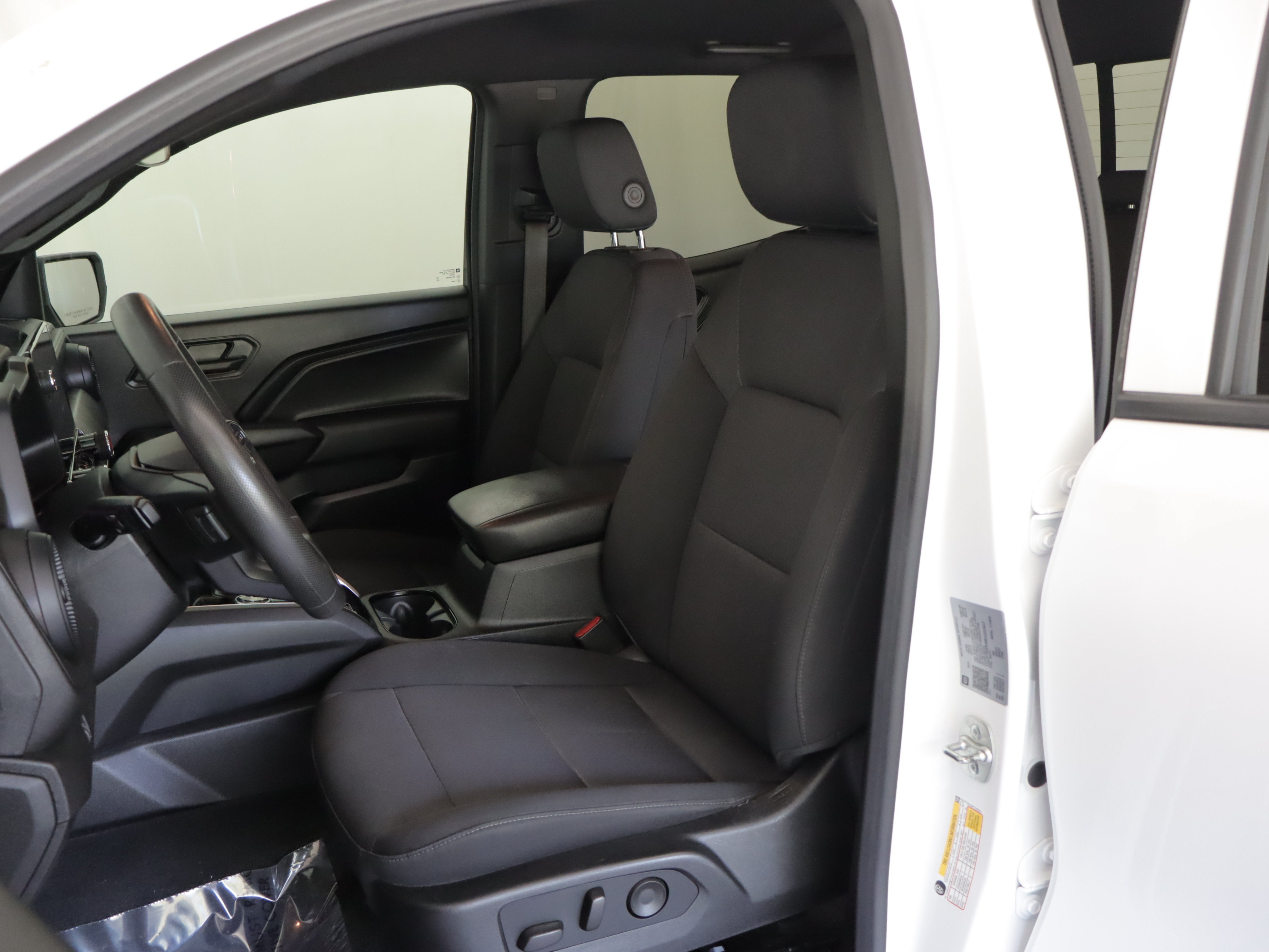 Used 2024 Chevrolet Colorado Trail Boss w/ Advanced Trailering Package AWD/4WD image 7
