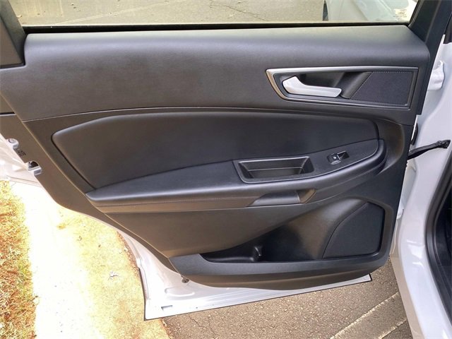 Used 2023 Ford Edge SE w/ Black Appearance Package image 10
