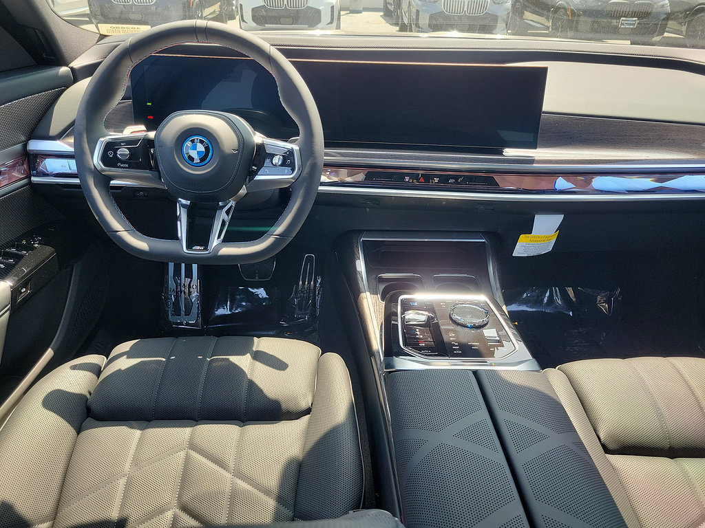 New 2026 BMW i7 M70 w/ Executive Package AWD/4WD image 11